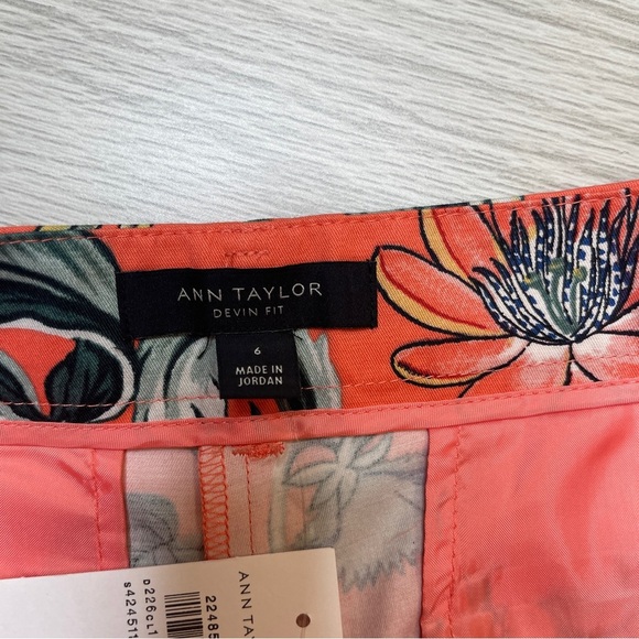 Ann Taylor Devin City Shorts Flat Front Chino Floral Orange Women’s size 6 New - Picture 8 of 13
